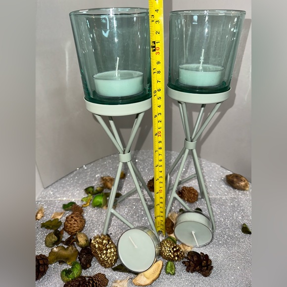 SCENT UNLEASHED HAND POURED SCENTED CANDLES, AND HOLDER - Picture 6 of 8